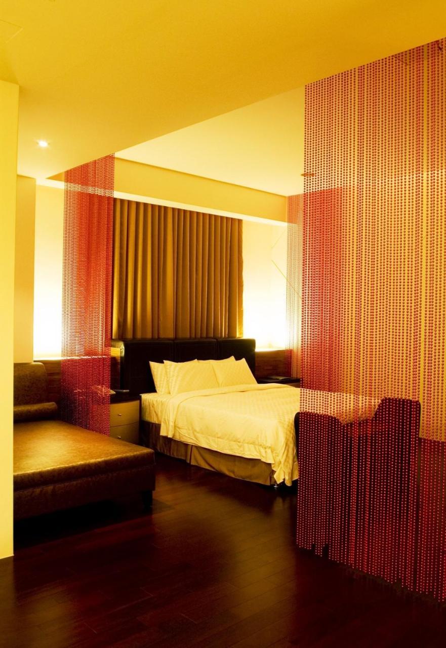 Hip Spa Motel Taichung Buitenkant foto