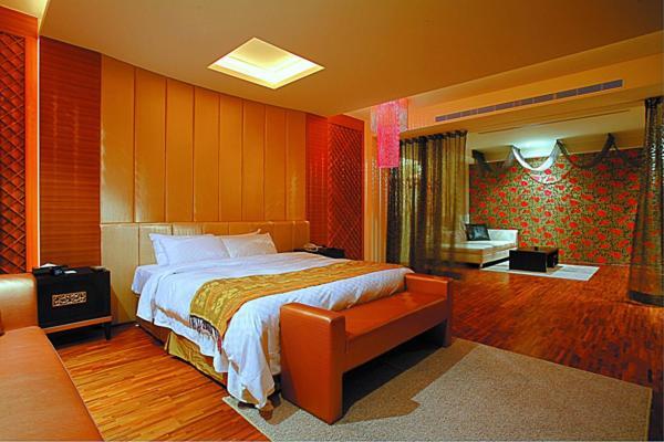 Hip Spa Motel Taichung Buitenkant foto