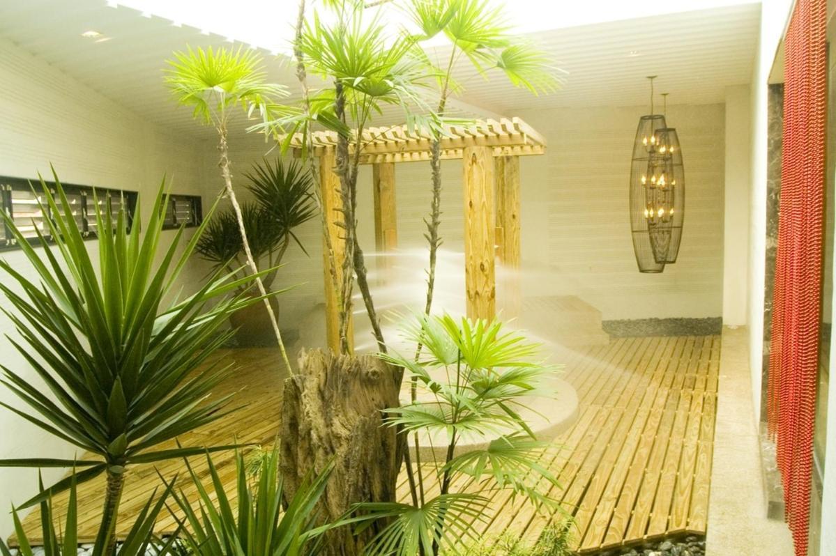 Hip Spa Motel Taichung Buitenkant foto