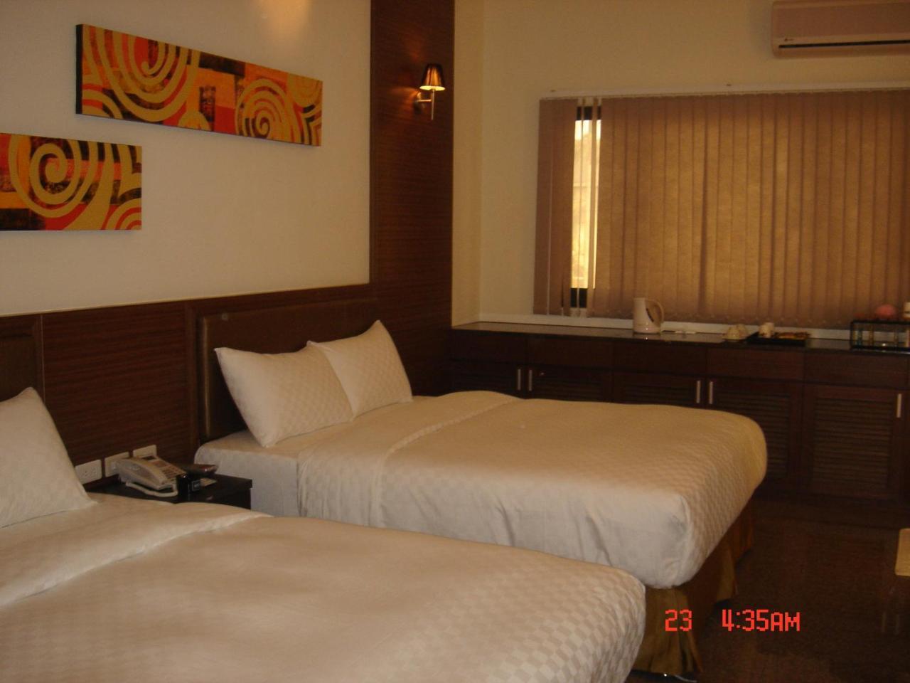 Hip Spa Motel Taichung Buitenkant foto